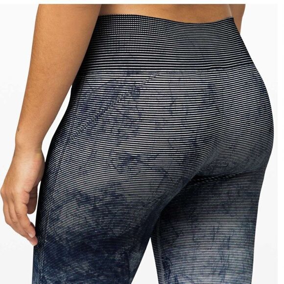 𝅺lululemon Ebb to Train Tight Wash White Black Luna 4 - Picture 5 of 9